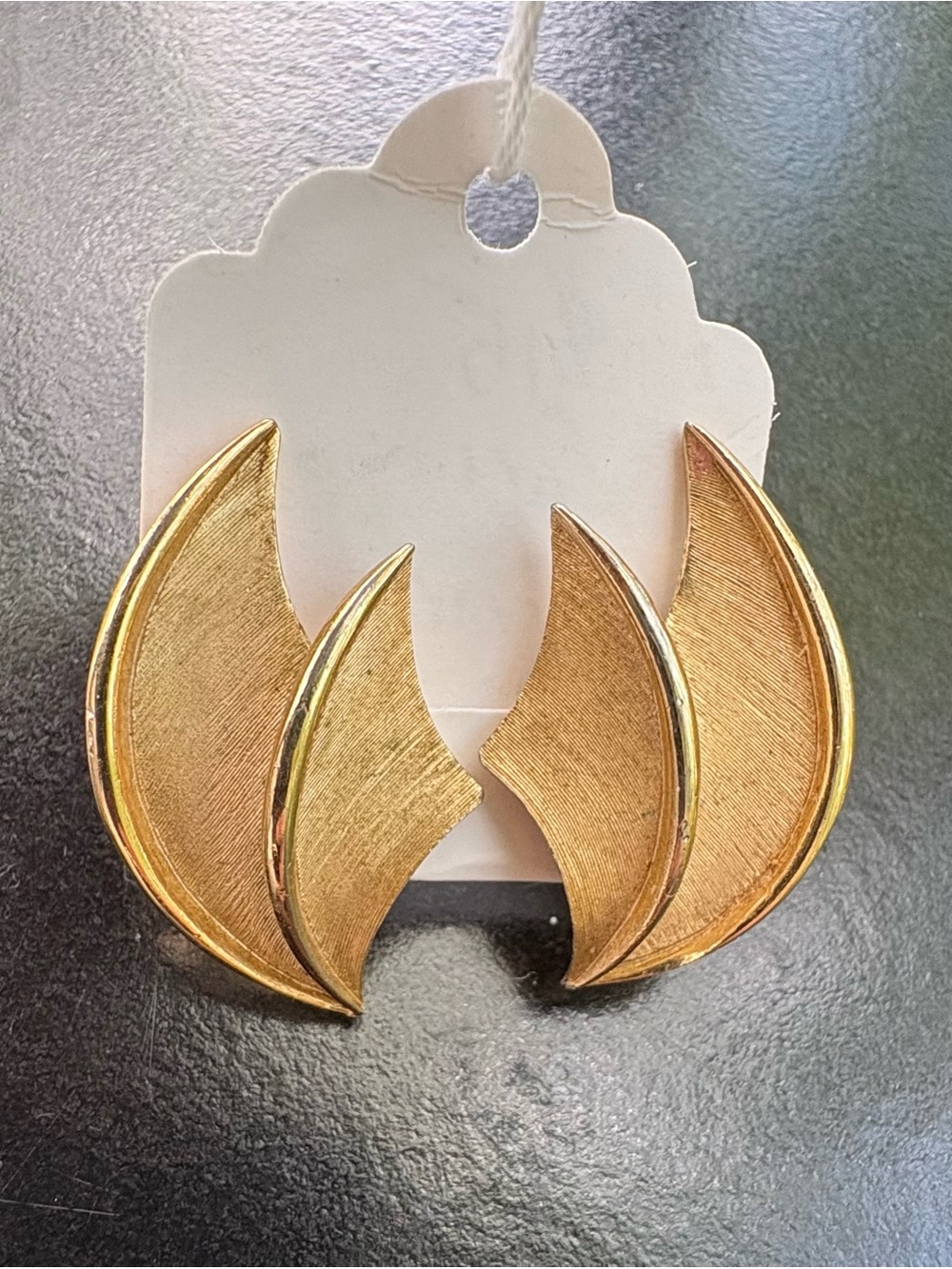 Vintage Crown Trifari Gold Tone Clip On Earrings Curved Wave Wing Leaf 1960s